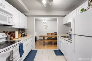 7930 SE 34th St, Mercer Island, WA 98040 - Photo 4