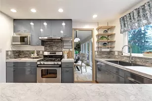 9425 NE 181st Ln, Bothell, WA 98011 - Photo 10