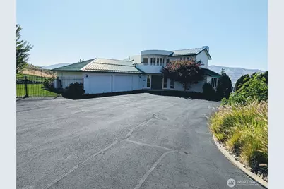 335 Henderson Road, Chelan, WA 98816 - Photo 8