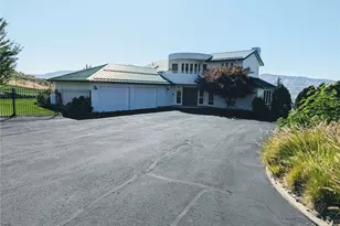 335 Henderson Rd, Chelan, WA 98816 - Photo 8