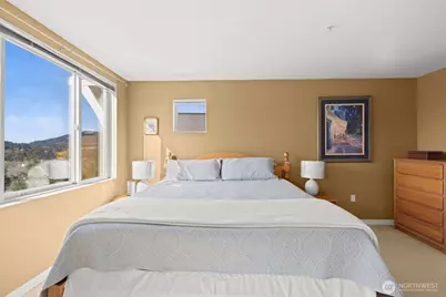 23120 SE Black Nugget Road #E1, Issaquah, WA 98029 - Photo 18