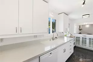 8605 46th Ave SW, Seattle, WA 98136 - Photo 10