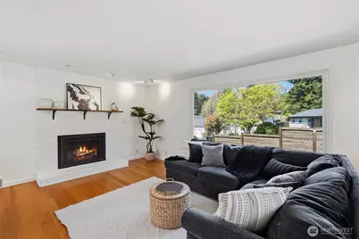 8605 46th Avenue SW, Seattle, WA 98136 - Photo 2