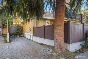 739 N 94th St, Seattle, WA 98103 - Photo 32