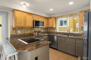 739 N 94th St, Seattle, WA 98103 - Photo 6