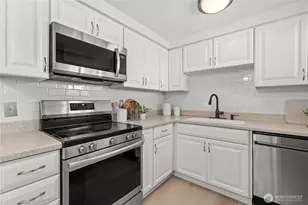 5603 225th St SW, Mountlake Terrace, WA 98043 - Photo 10