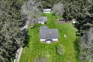 397 Lagoon Point Rd, Greenbank, WA 98253 - Photo 2