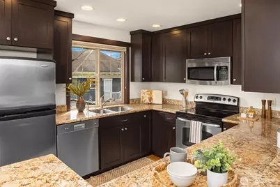 757 N 65th Street, Seattle, WA 98103 - Photo 12