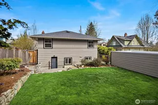 757 N 65th St, Seattle, WA 98103 - Photo 32