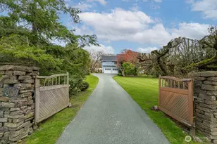 2030 Zylstra Rd, Oak Harbor, WA 98277 - Photo 2