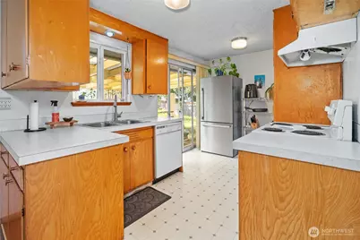 513 Harrington Avenue NE, Renton, WA 98056 - Photo 8