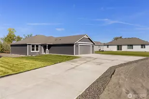 4246 W Sandy Ct, Moses Lake, WA 98837 - Photo 2