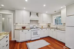 314 N 117th St, Seattle, WA 98133 - Photo 8