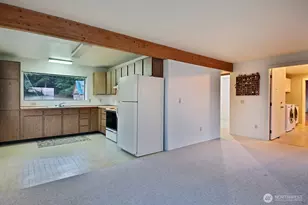 8267 Franklin Rd, Clinton, WA 98236 - Photo 24