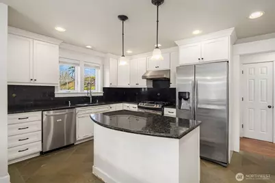 20802 SE 34th Street #6, Sammamish, WA 98075 - Photo 2