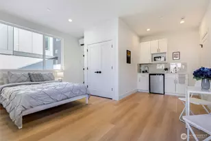 10630 E Riverside Dr, Bothell, WA 98011 - Photo 8