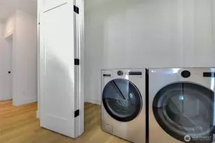 10630 E Riverside Dr, Bothell, WA 98011 - Photo 16