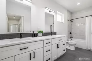 10628 E Riverside Dr, Bothell, WA 98011 - Photo 12