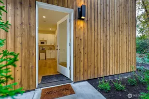 10628 E Riverside Dr, Bothell, WA 98011 - Photo 26