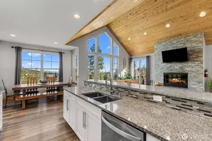 6827 Forest Ridge Dr, Wenatchee, WA 98801 - Photo 4