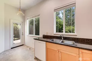 4439 248th Ln SE, Sammamish, WA 98029 - Photo 12