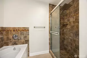 1000 Cabin Creek Ln SW, Issaquah, WA 98027 - Photo 18