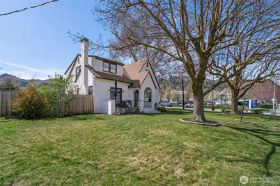 841 Red Apple Road, Wenatchee, WA 98801 - Photo 2