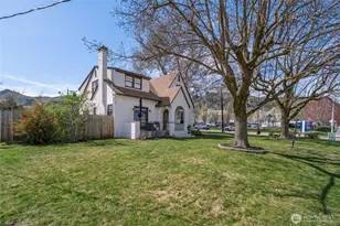 841 Red Apple Rd, Wenatchee, WA 98801 - Photo 2