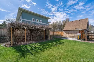 841 Red Apple Rd, Wenatchee, WA 98801 - Photo 8