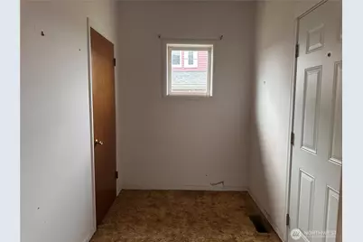 1112 4th Street, Cosmopolis, WA 98537 - Photo 4