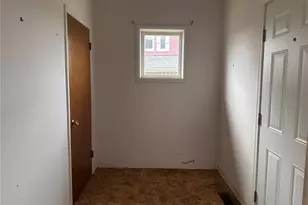 1112 4th St, Cosmopolis, WA 98537 - Photo 4