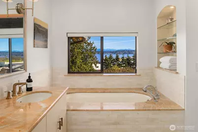 7756 58th Avenue NE, Seattle, WA 98115 - Photo 24