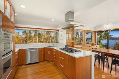 7756 58th Avenue NE, Seattle, WA 98115 - Photo 16