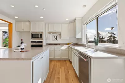 2255 Aviator Lane, Oak Harbor, WA 98277 - Photo 10