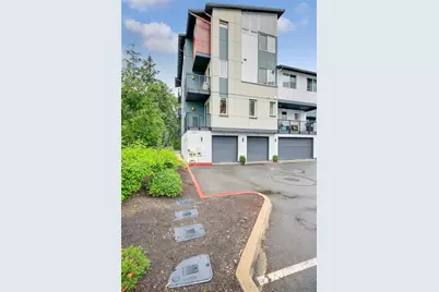 23103 NE 8th Street #8, Sammamish, WA 98074 - Photo 2