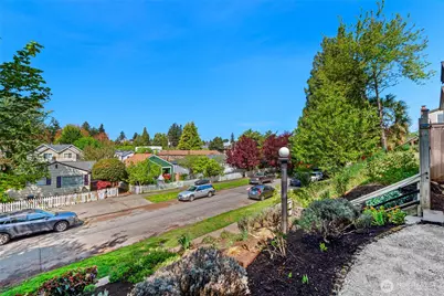 5620 38th Avenue SW, Seattle, WA 98126 - Photo 4
