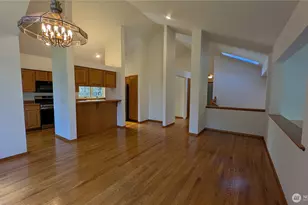 16827 41st St E, Lake Tapps, WA 98391 - Photo 10