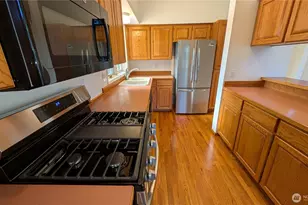 16827 41st St E, Lake Tapps, WA 98391 - Photo 12