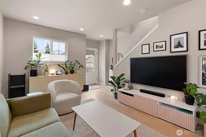 11714 B 26th Avenue NE, Seattle, WA 98125 - Photo 4