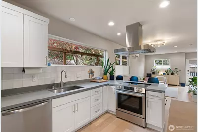 11714 B 26th Avenue NE, Seattle, WA 98125 - Photo 10