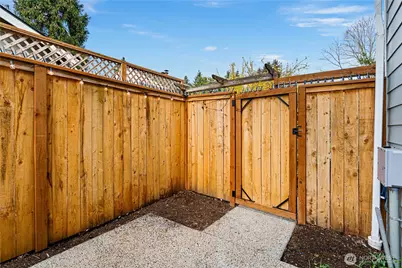 11714 B 26th Avenue NE, Seattle, WA 98125 - Photo 12