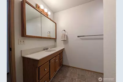 7537 NE Beachwood Avenue, Poulsbo, WA 98370 - Photo 10