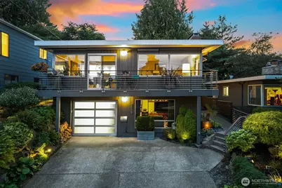 3439 24th Avenue W, Seattle, WA 98199 - Photo 1