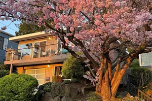 3439 24th Ave W, Seattle, WA 98199 - Photo 2