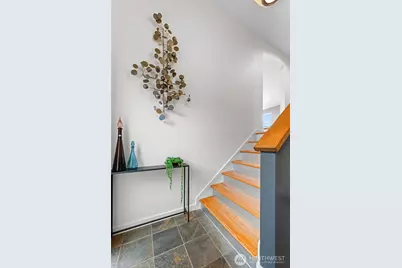 3439 24th Avenue W, Seattle, WA 98199 - Photo 6