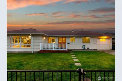 216 Caspers Street, Edmonds, WA 98020 - Photo 2