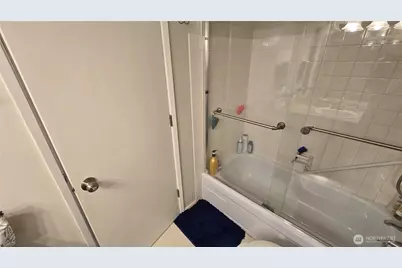 11010 NE 68th Street #627, Kirkland, WA 98033 - Photo 8