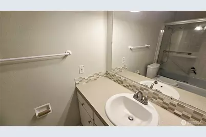11010 NE 68th Street #627, Kirkland, WA 98033 - Photo 8