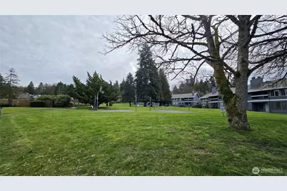 11010 NE 68th Street #627, Kirkland, WA 98033 - Photo 16