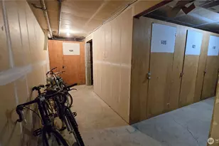 11010 NE 68th St, Kirkland, WA 98033 - Photo 14